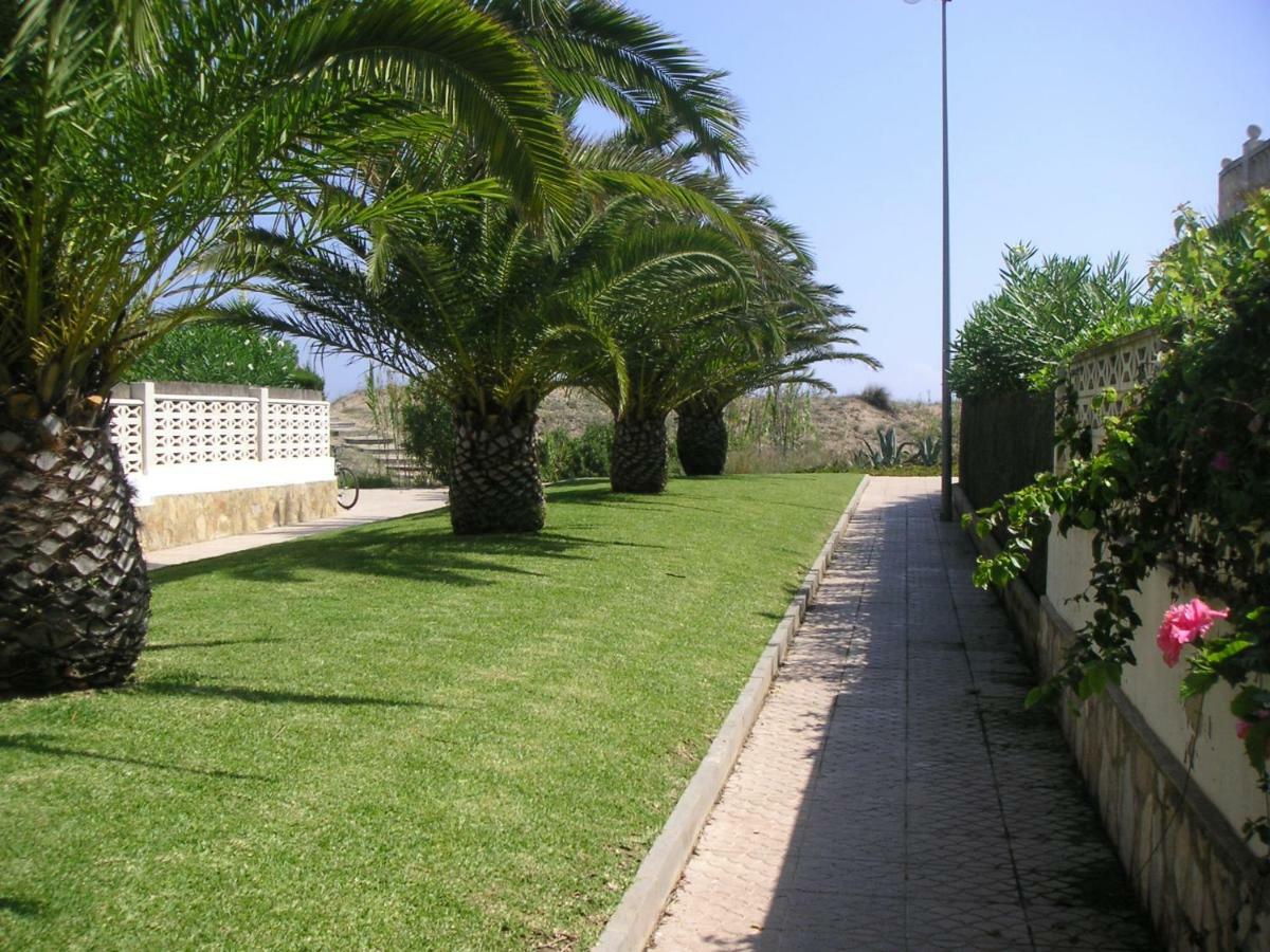 Villa Frente Al Mar - Velazquez à Oliva Extérieur photo